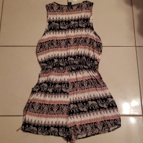 Rue21 women rompers pit to pit 20 Waist 13 - Picture 2 of 8